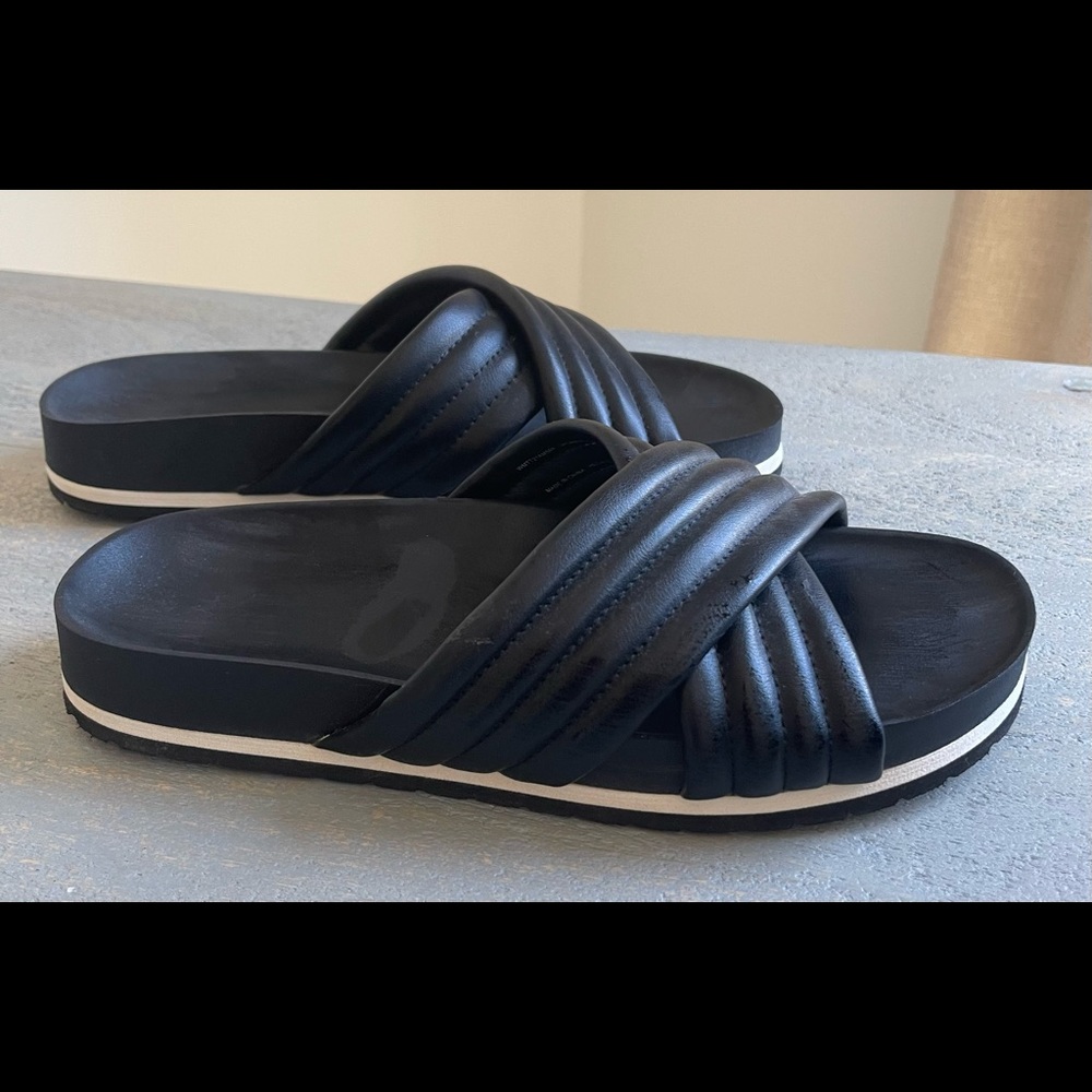 Black and White Criss Cross Faux Leather Slide Womens Size 10